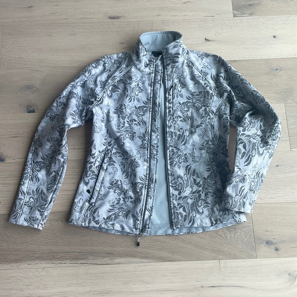 The North Face Apex Bionic Jacket in Floral Grey Print